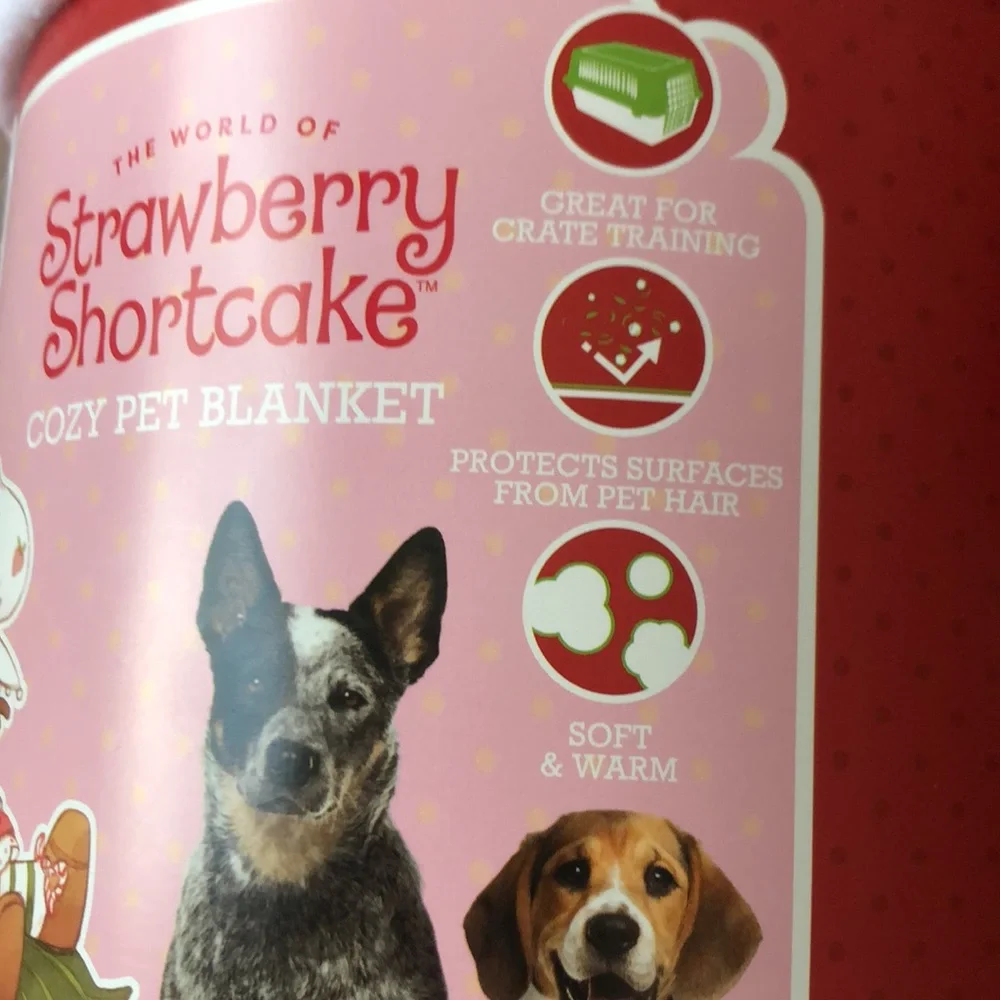 Strawberry Shortcake Cozy Pet Throw Blanket
